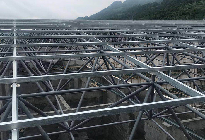 阿克苏仁怀冠英学校艺体楼网架